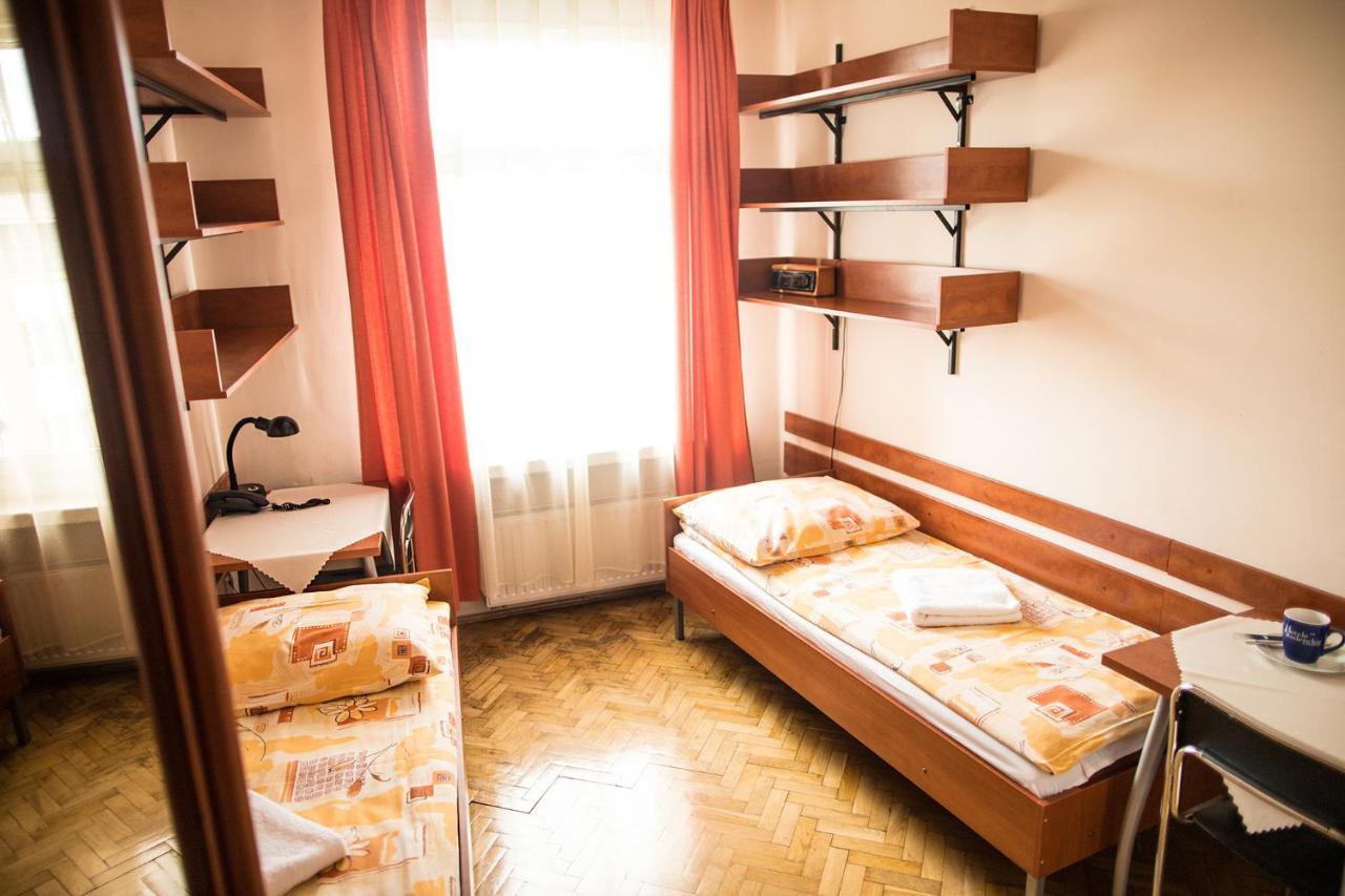 Zaczek Hotele Studenckie Krakau Exterior foto