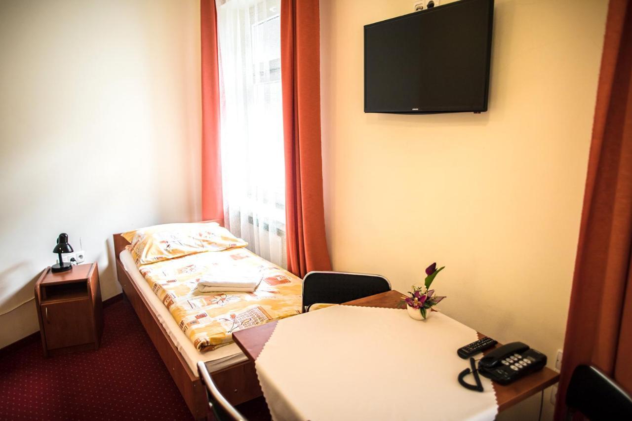 Zaczek Hotele Studenckie Krakau Exterior foto