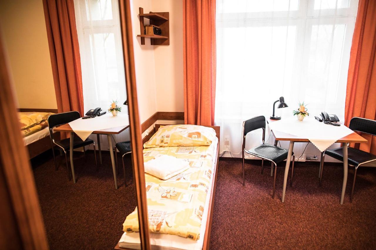 Zaczek Hotele Studenckie Krakau Exterior foto