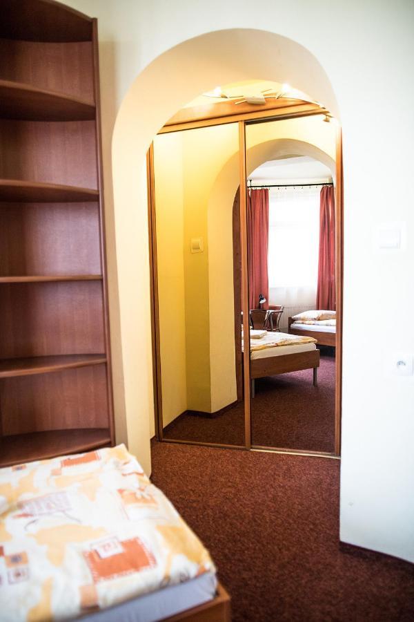 Zaczek Hotele Studenckie Krakau Exterior foto